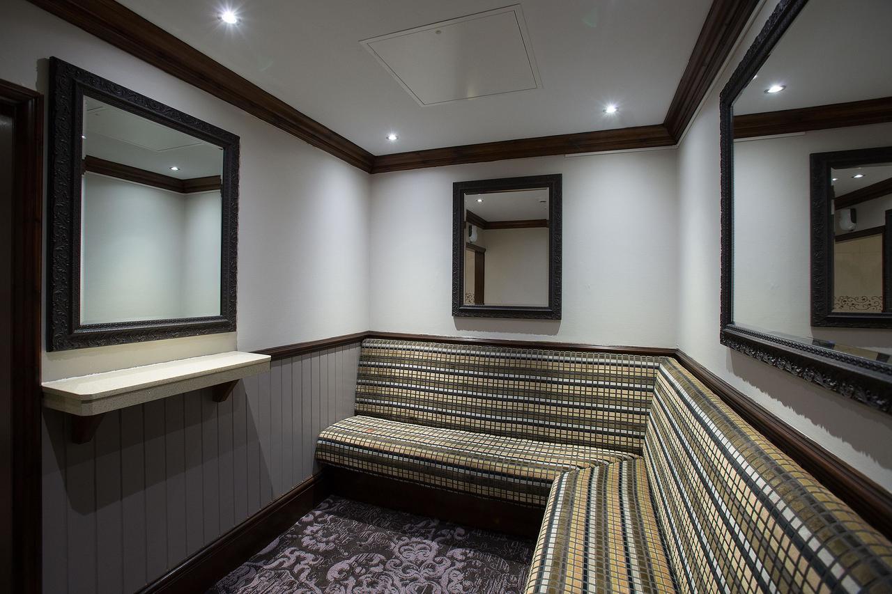 Отель The Furness Railway Wetherspoon Барроу-ин-Фернесс Экстерьер фото