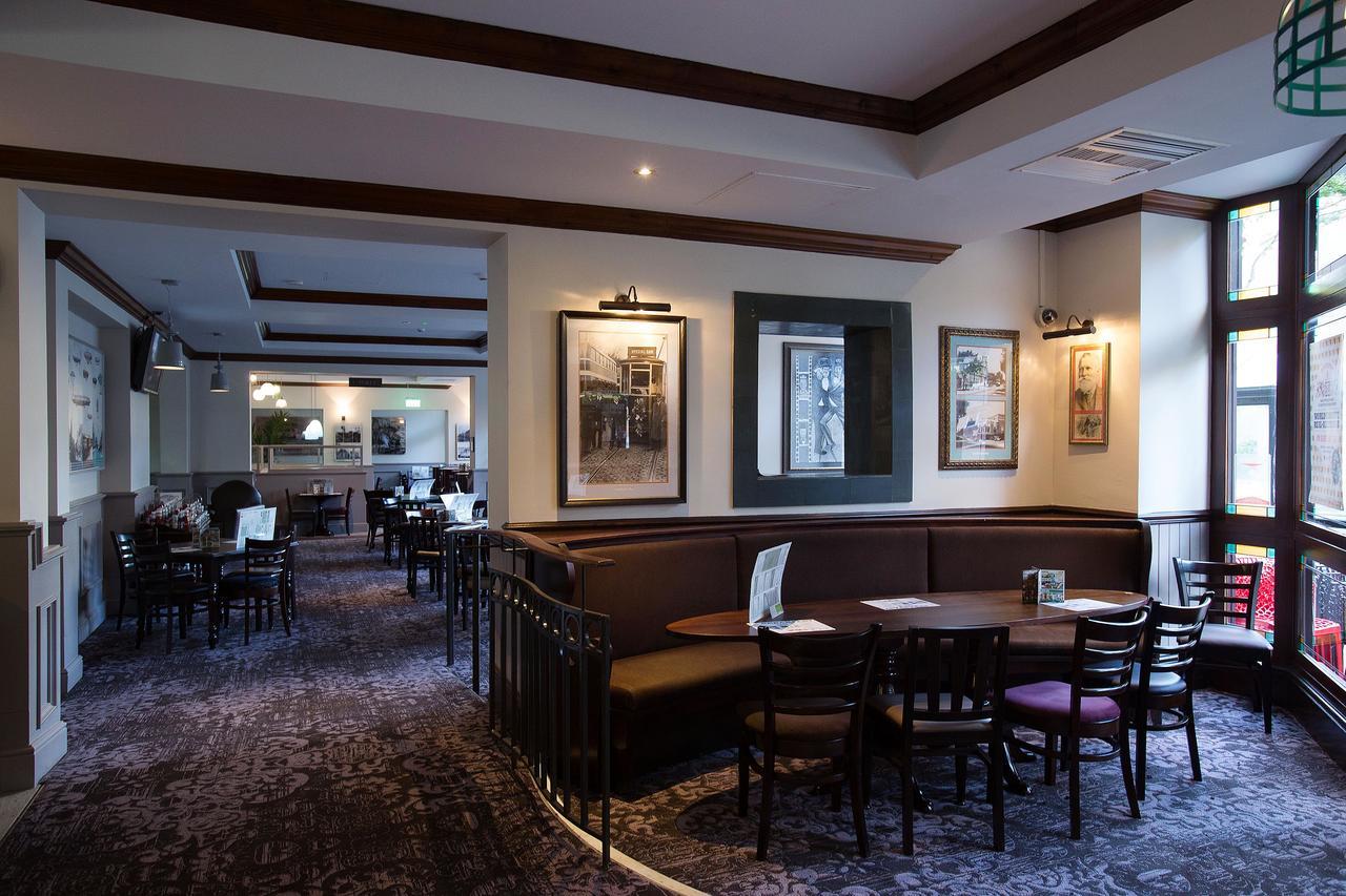 Отель The Furness Railway Wetherspoon Барроу-ин-Фернесс Экстерьер фото