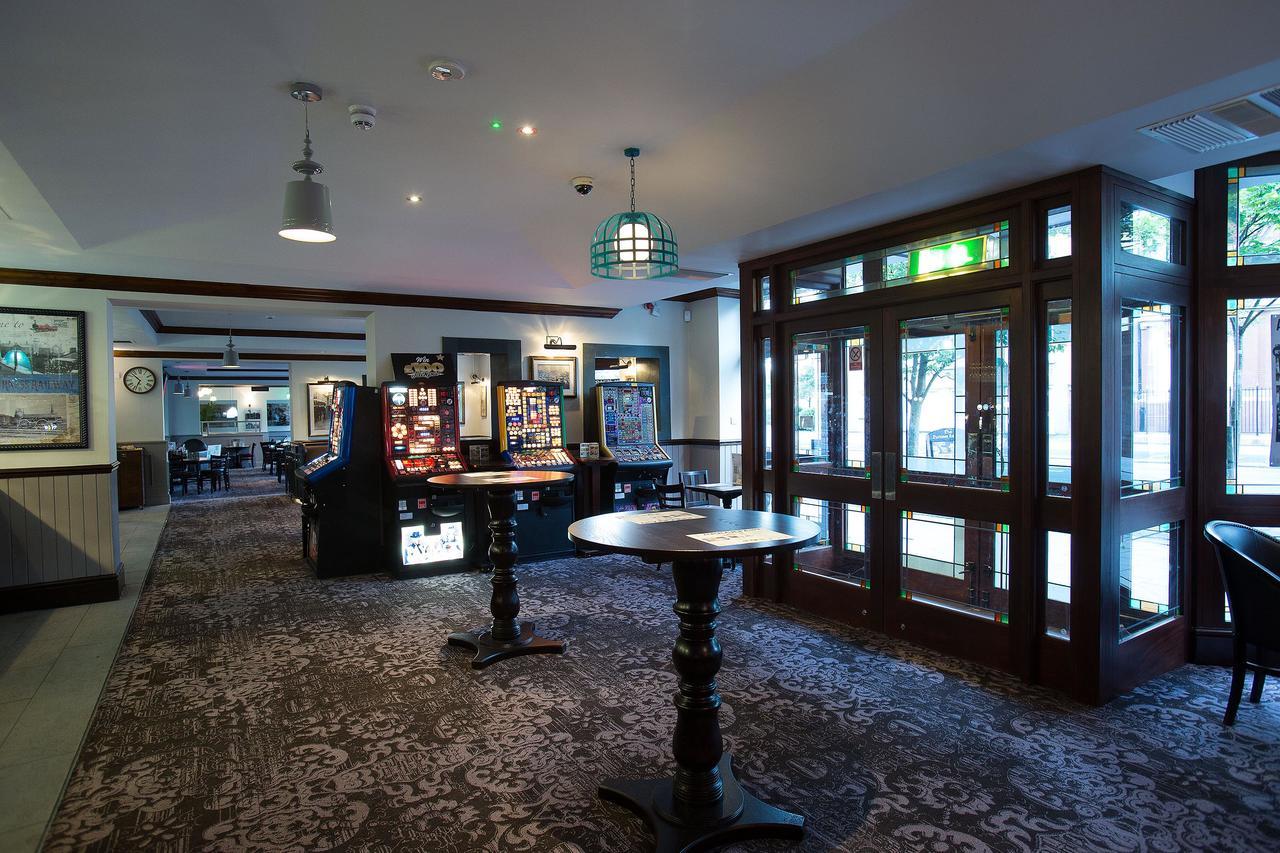 Отель The Furness Railway Wetherspoon Барроу-ин-Фернесс Экстерьер фото